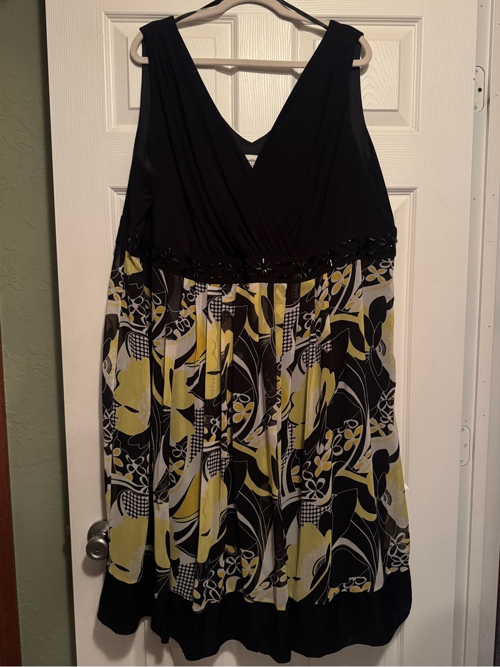 Candlelight & Champagne Sz 3X Sleeveless Black Dress w/Yellow Floral Pleat Skirt